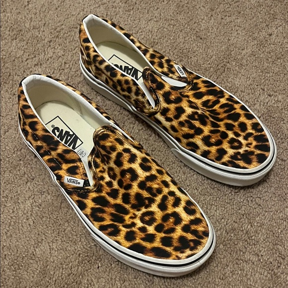 Vans Wild Leopard Slip-On Shoes - Picture 1 of 6